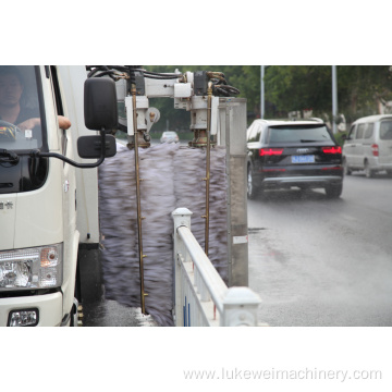 Road guardrail cleaning machine